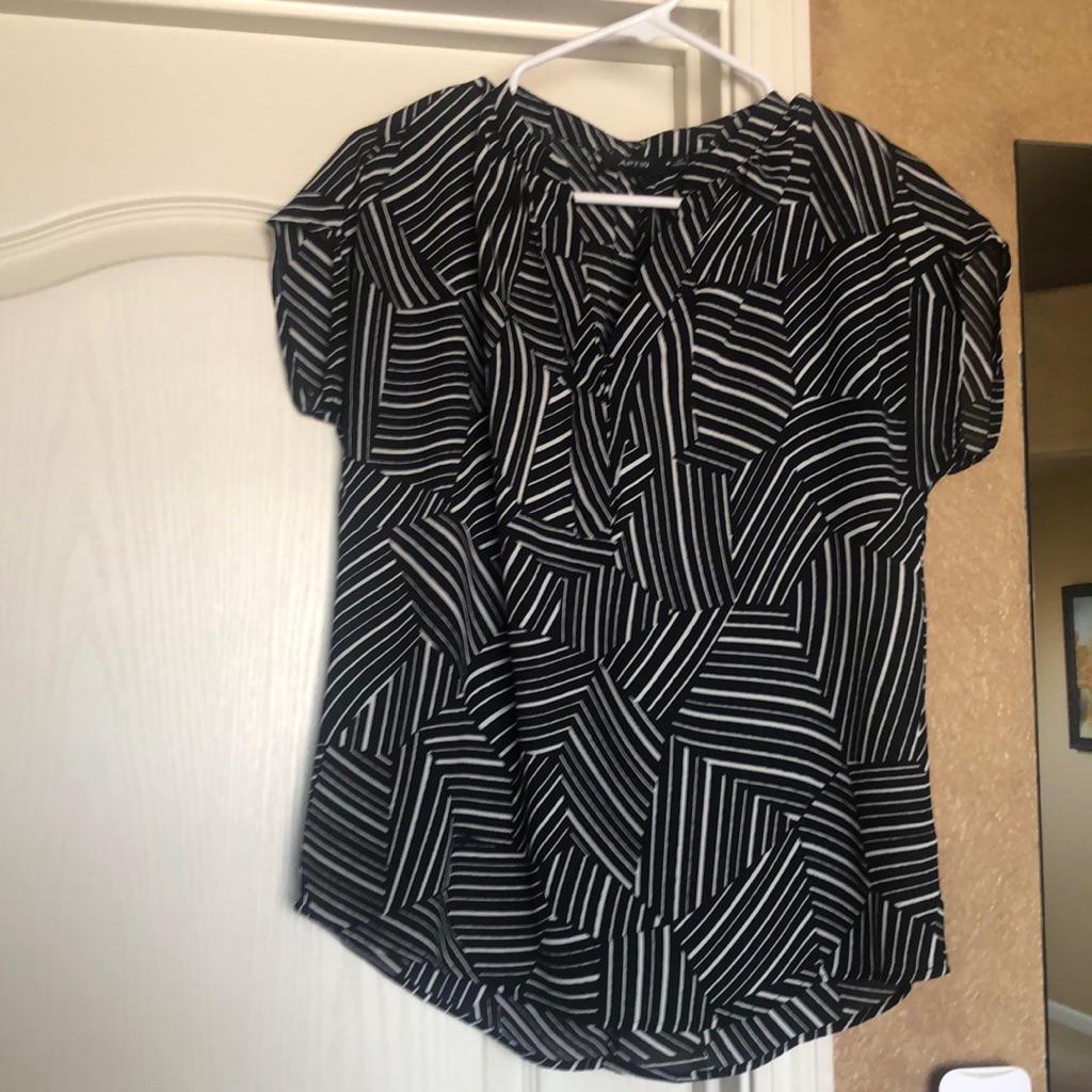 Adorable Apt 9 Blouse